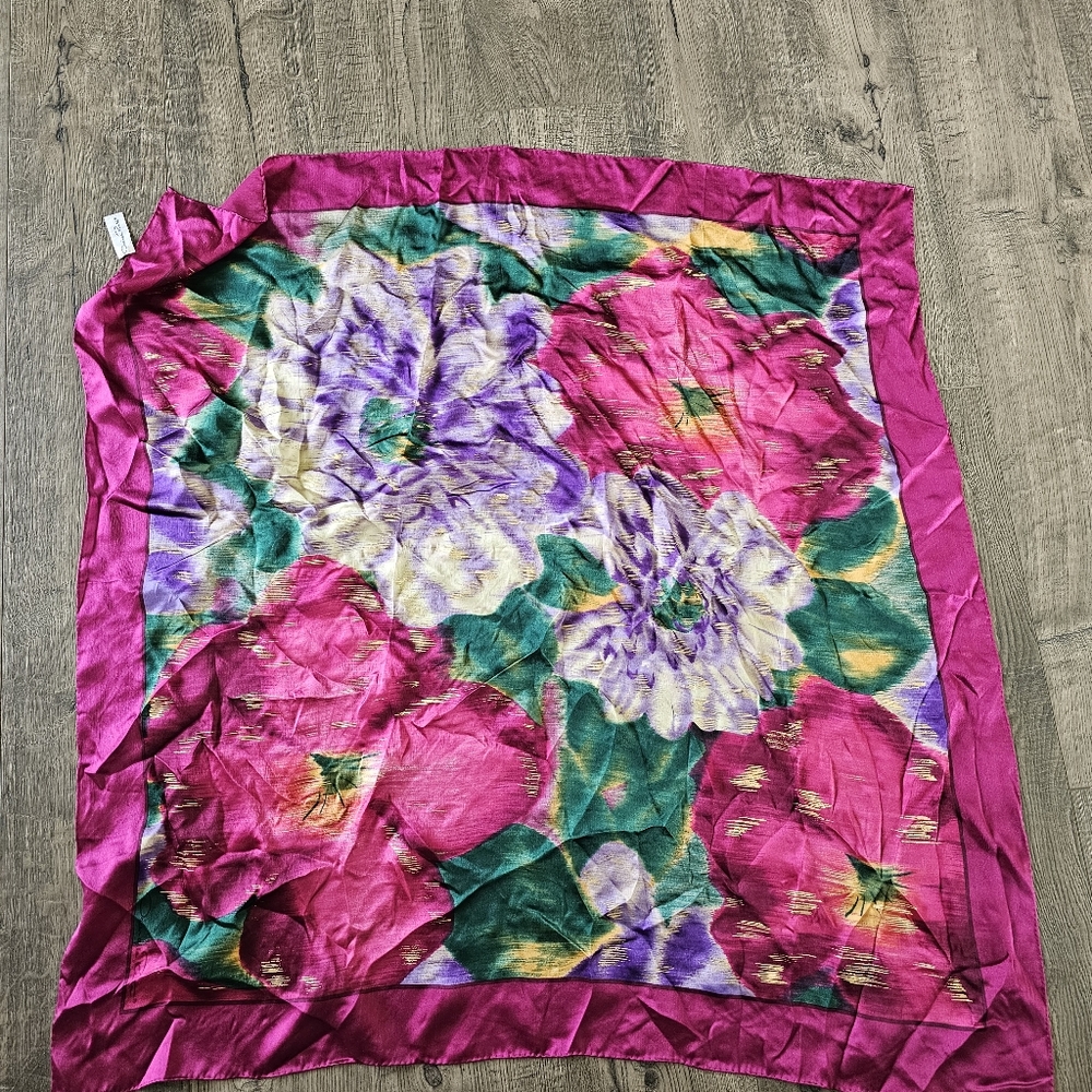 Oscar de la Renta 100% silk scarf